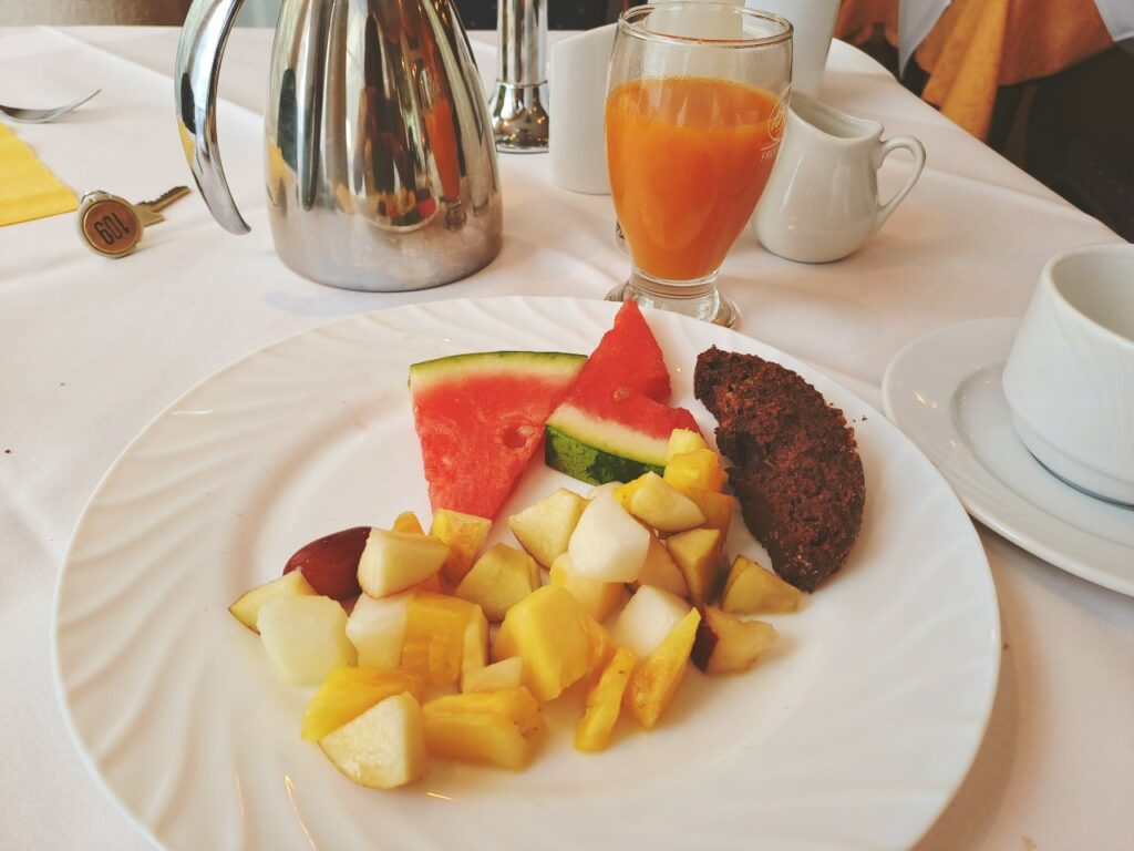 Obst und Kuchen im Hotel